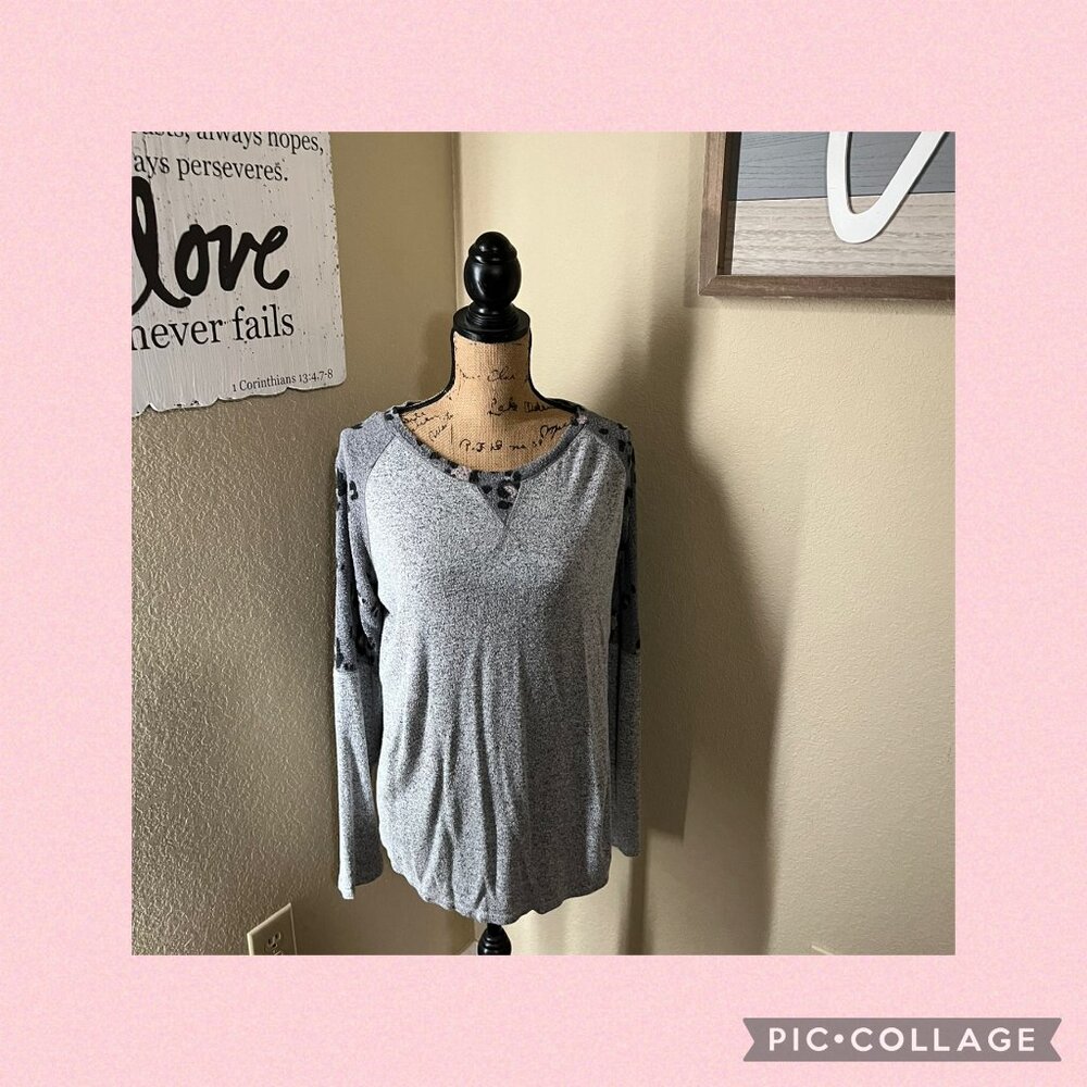 Maurices 24/7 Gray/leopard Shirt Size XL